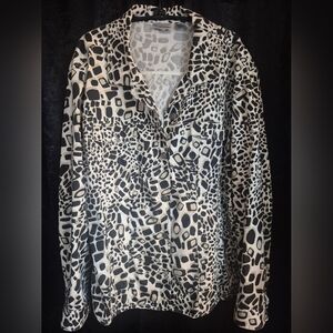 Chico's Monochrome Abstract Print Button Up Light Jacket